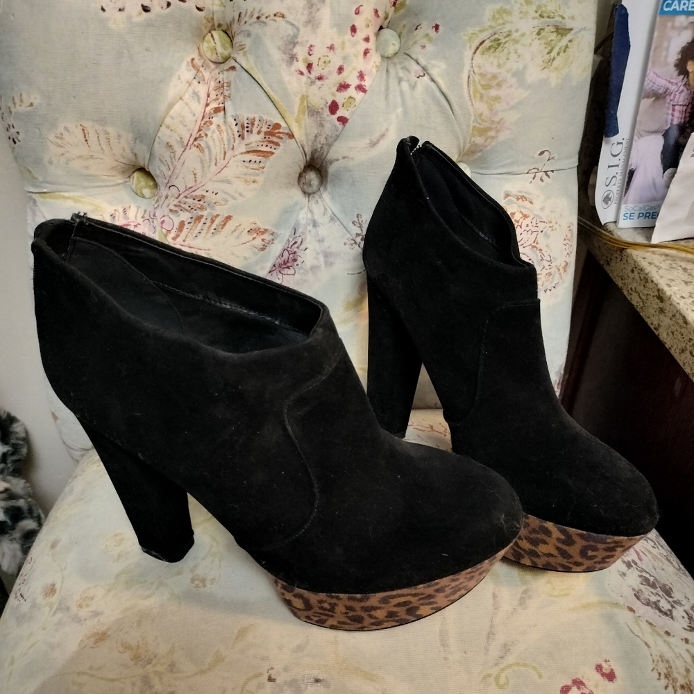 Guess Authentic leopard platform booties - Picture 4 of 8